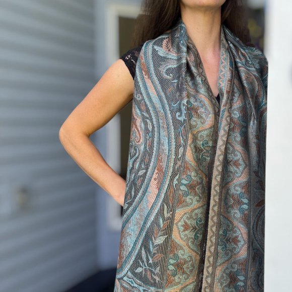 Gold Modal Silk Jamawar - Picture 2 of 8